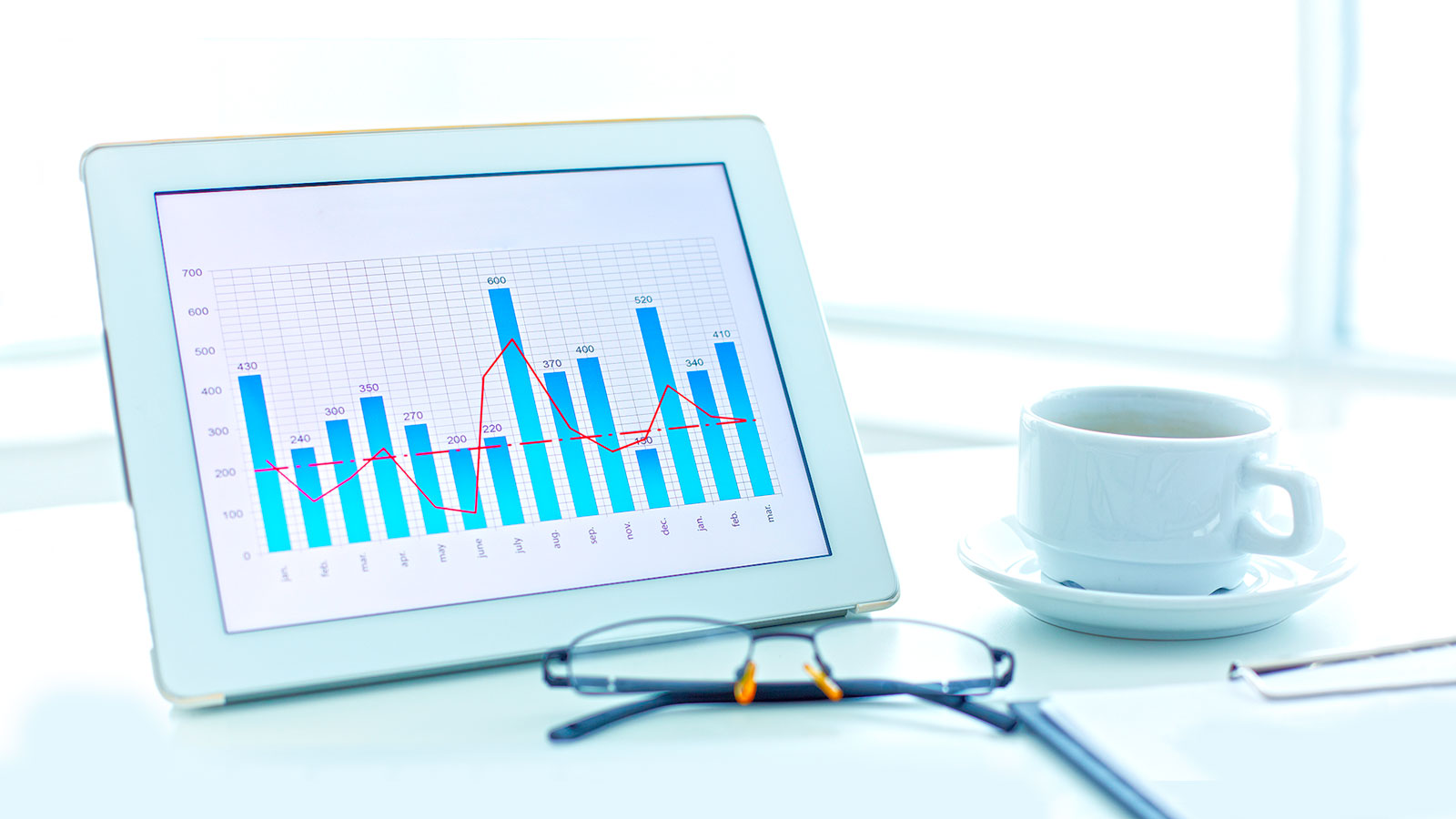 USO DE TECNOLOGÍA Y SISTEMAS DE INFORMACIÓN